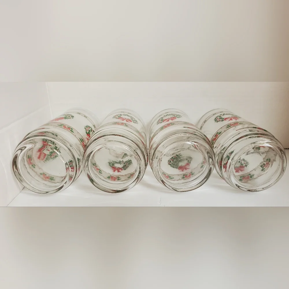 Indiana Glass Victorian Christmas Festive Holiday Glasses with Wreath Design - Picture 3 of 5